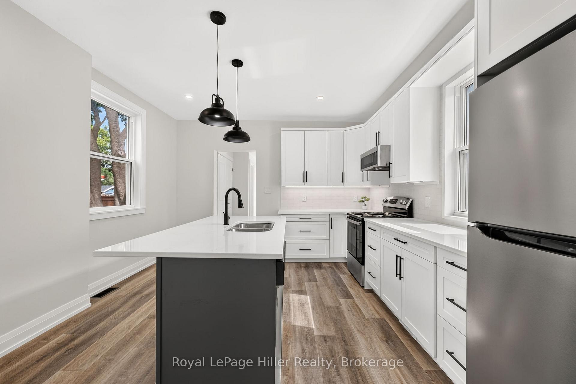 Photo 13 of 432 Albert Street, Stratford — HOMEH