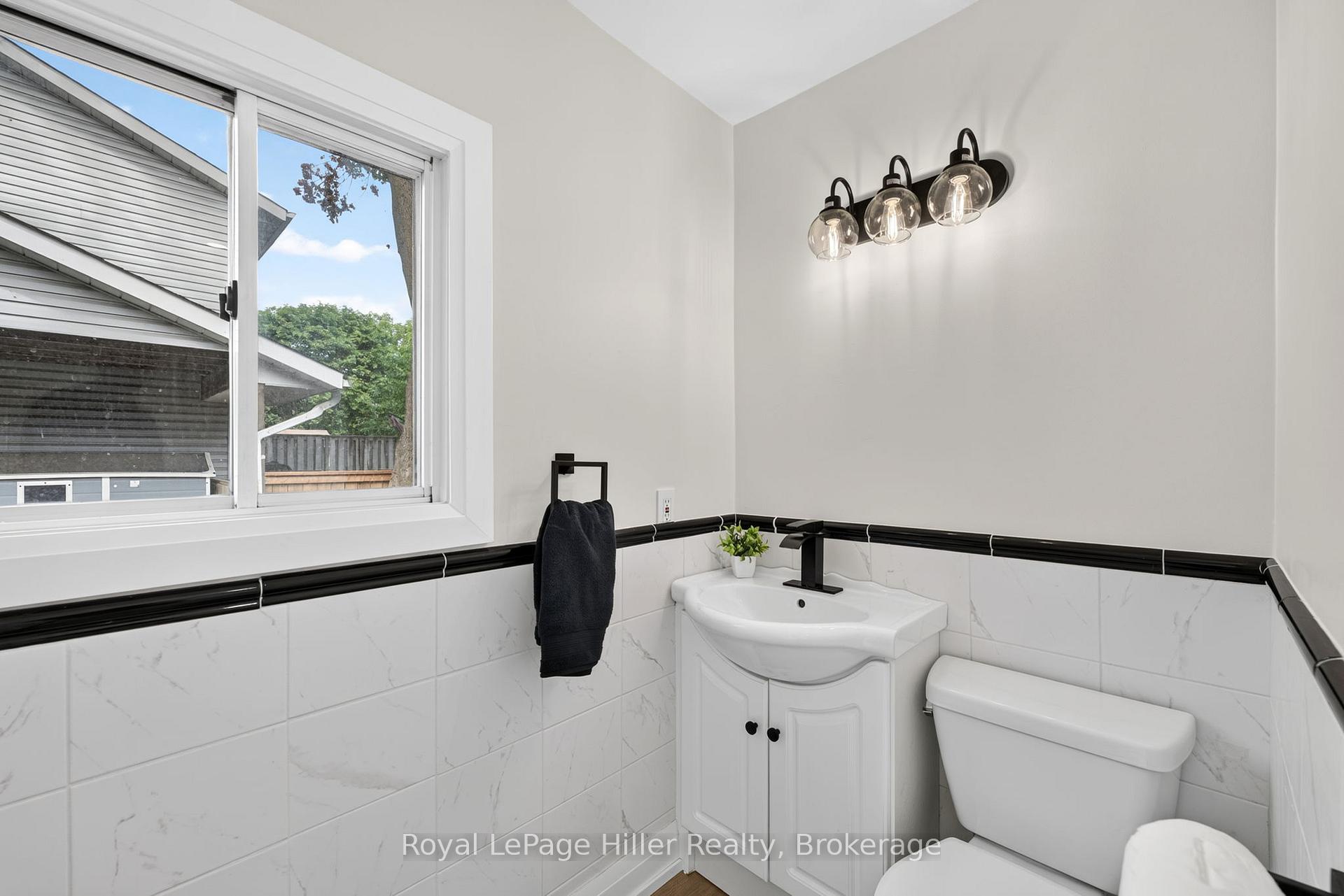 Photo 20 of 432 Albert Street, Stratford — HOMEH