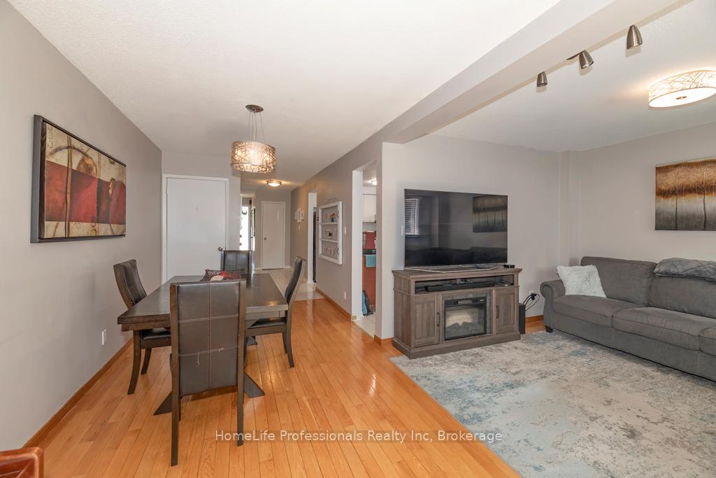 Photo 8 of 2960 Windjammer Road, Mississauga, Erin Mills — HOMEH