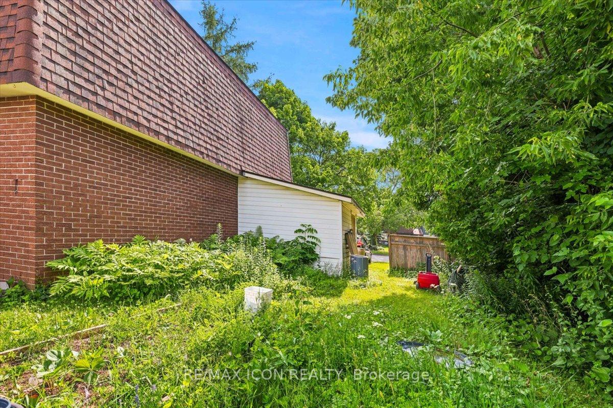 Photo 30 of 6 Tamarack Court, Cambridge, Grow Community Centre — HOMEH