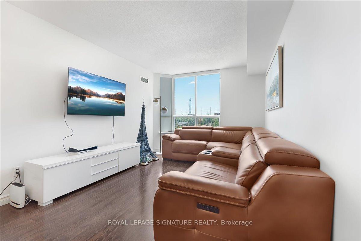 Photo 9 of Unit 721, 1700 Eglinton Avenue E, North York, Victoria Village — HOMEH