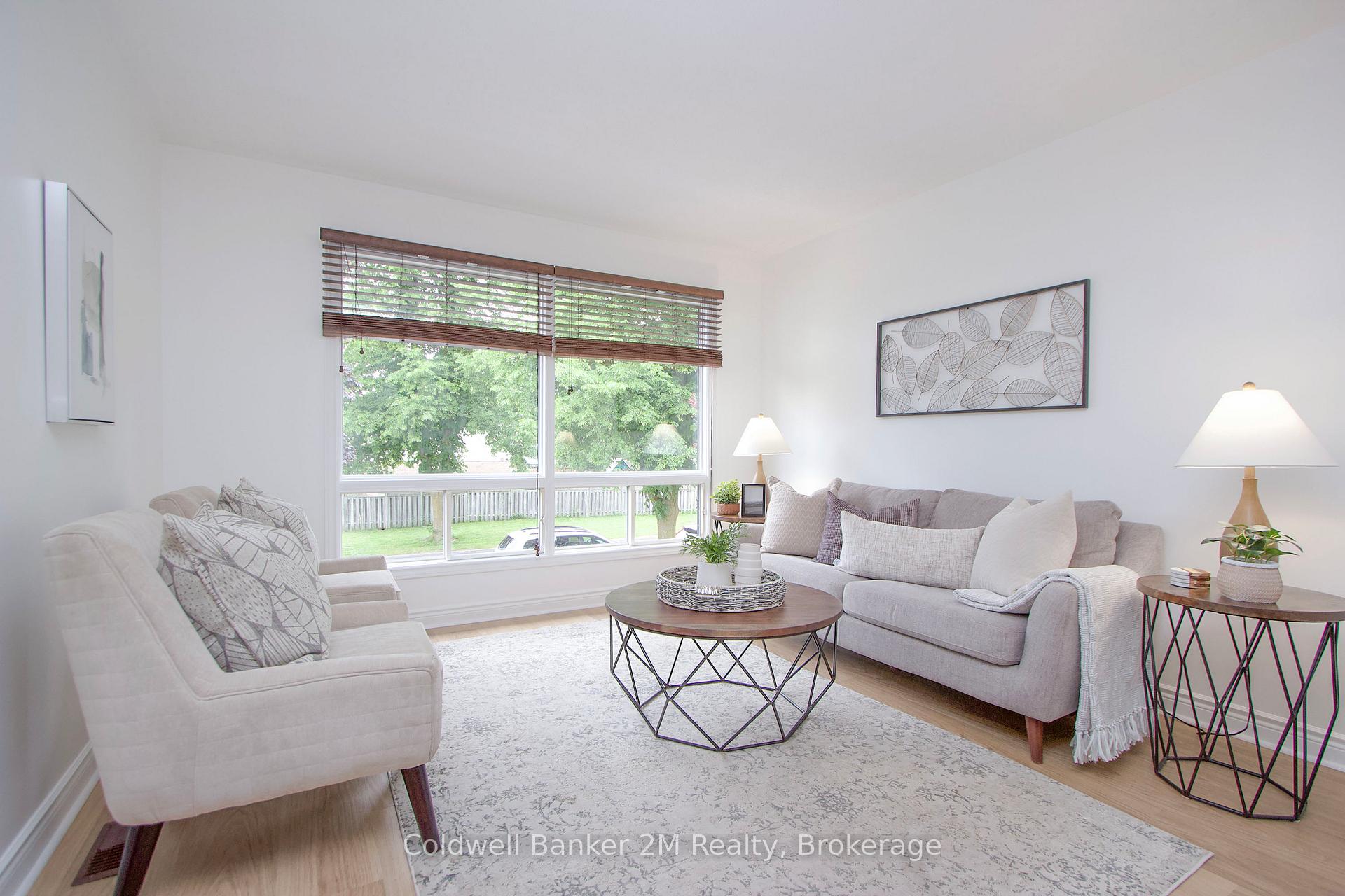 Photo 4 of 42 Kintyre Street, Clarington, Courtice — HOMEH