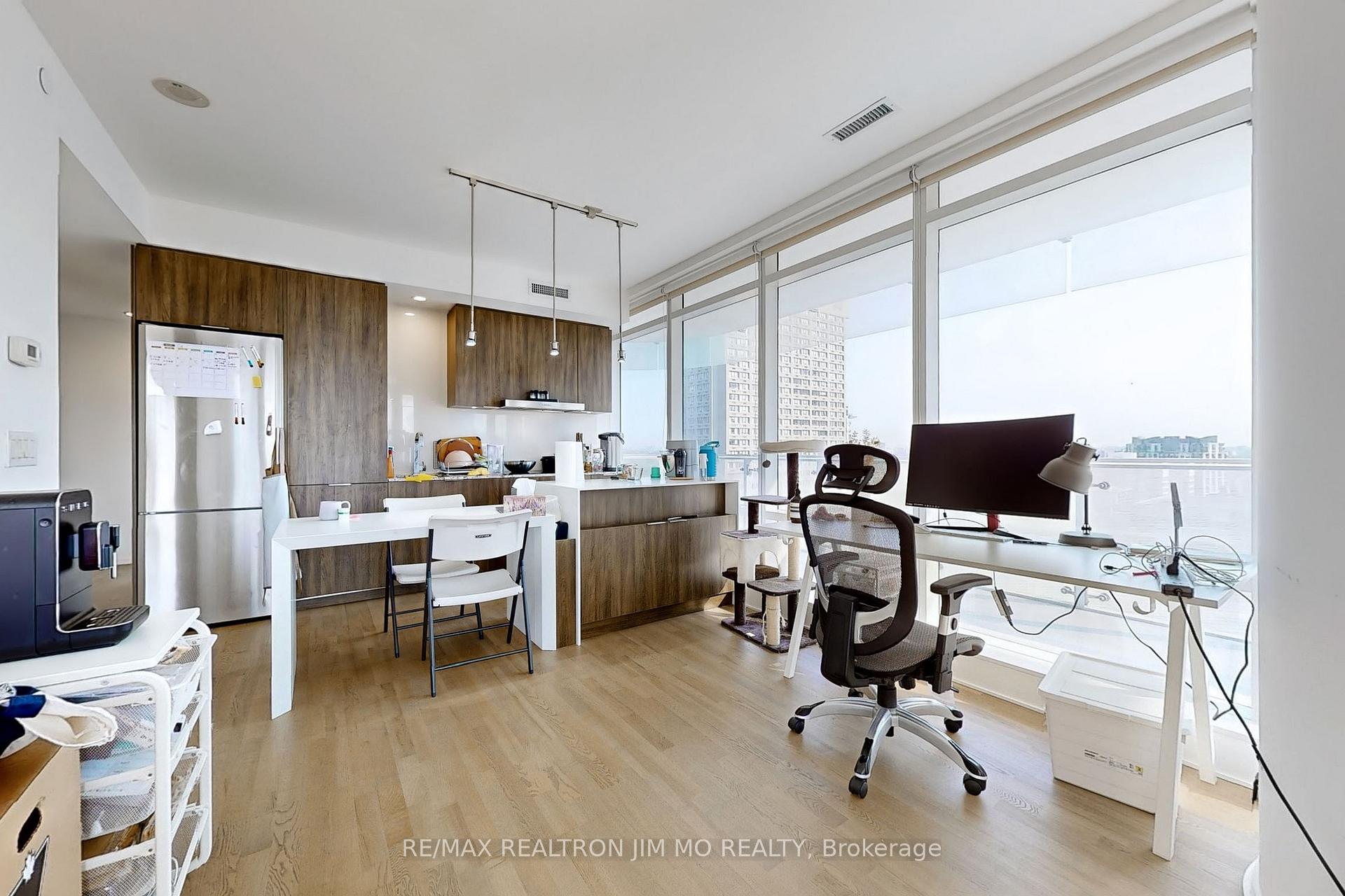 Photo 4 of Unit 2304, 1 Bloor Street E, Toronto, Church-Yonge Corridor — HOMEH