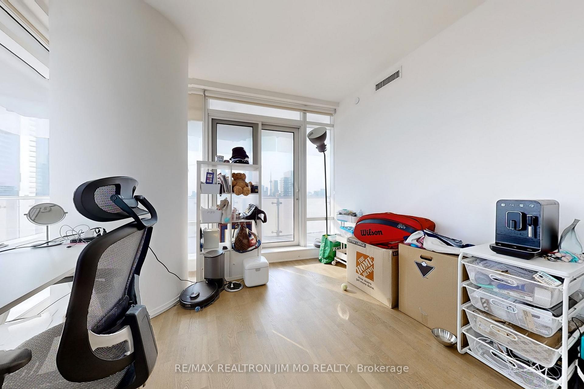 Photo 5 of Unit 2304, 1 Bloor Street E, Toronto, Church-Yonge Corridor — HOMEH