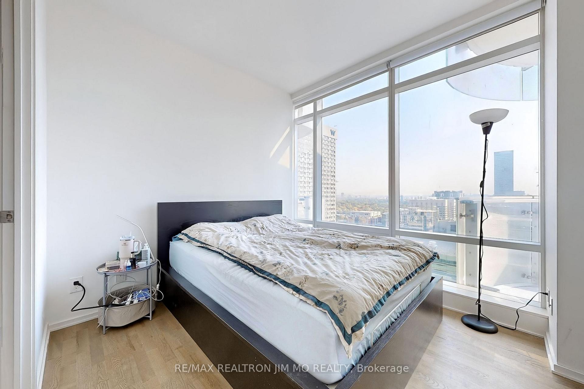 Photo 9 of Unit 2304, 1 Bloor Street E, Toronto, Church-Yonge Corridor — HOMEH