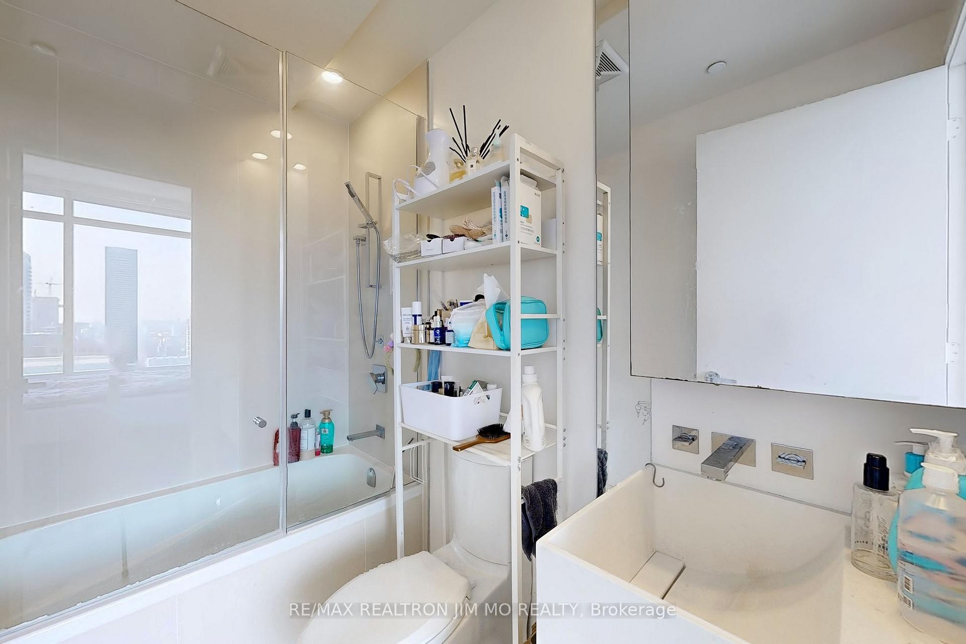 Photo 12 of Unit 2304, 1 Bloor Street E, Toronto, Church-Yonge Corridor — HOMEH
