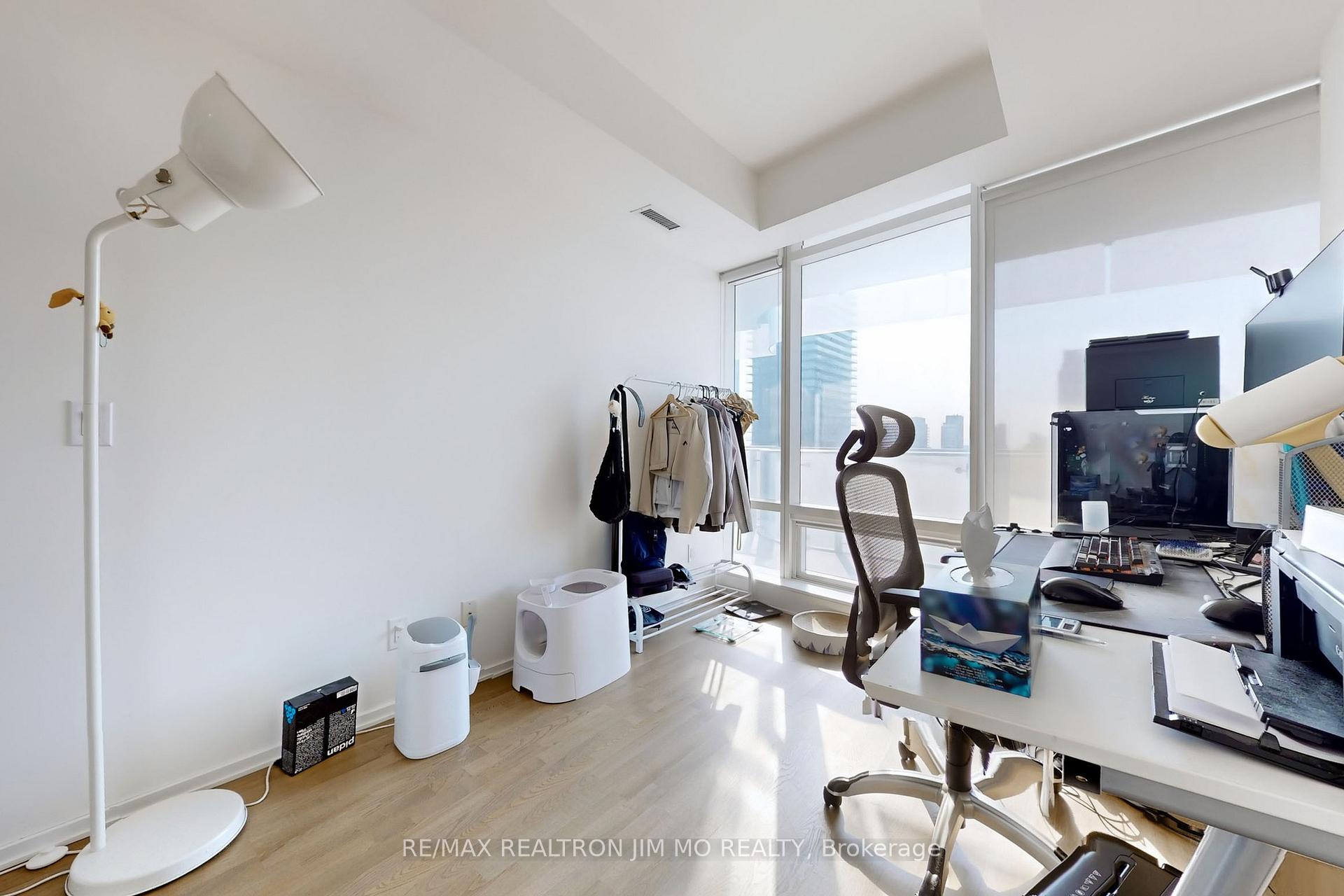 Photo 15 of Unit 2304, 1 Bloor Street E, Toronto, Church-Yonge Corridor — HOMEH