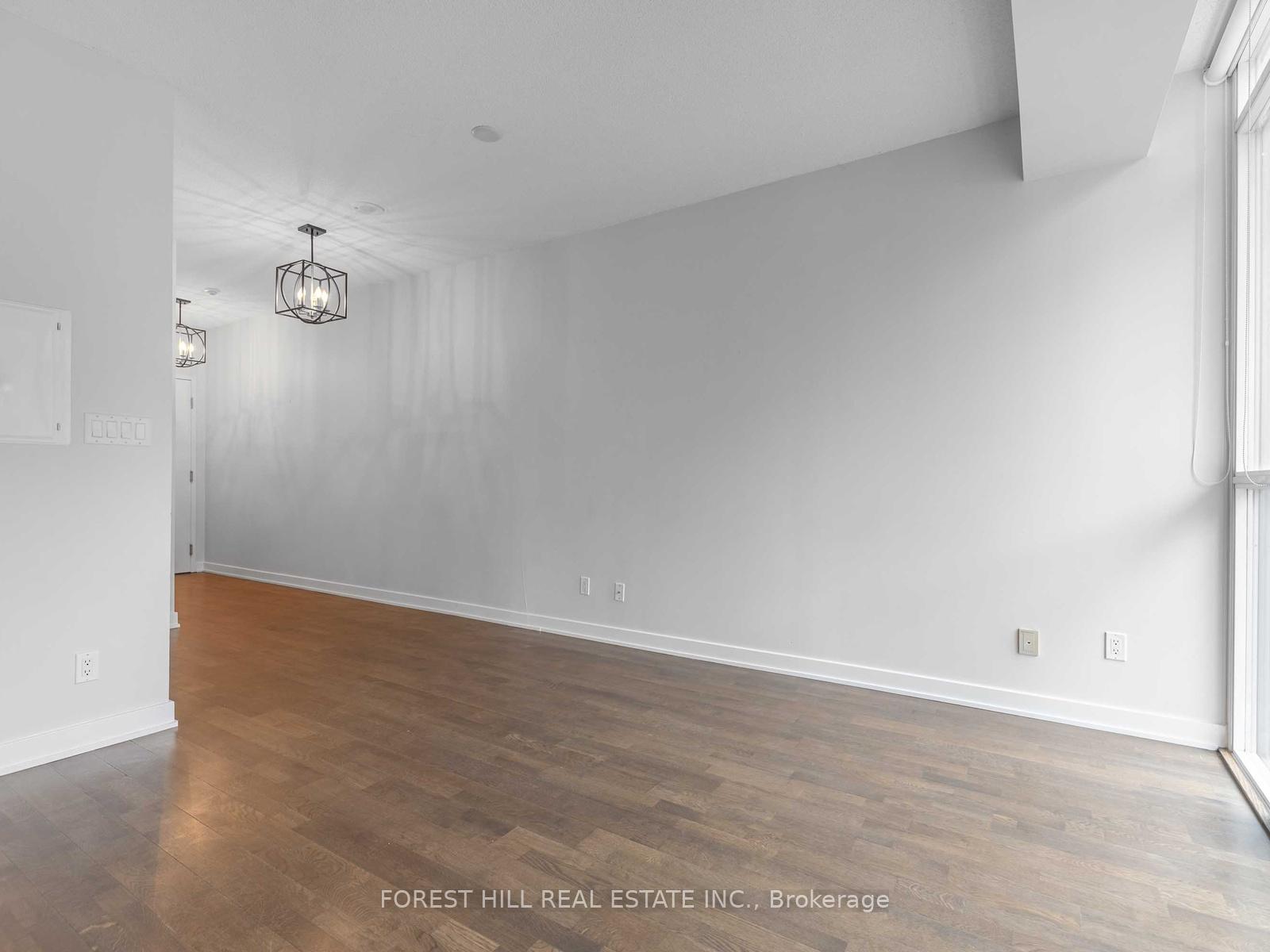 Photo 6 of Unit 1407, 126 Simcoe Street, Toronto, Waterfront Communities — HOMEH