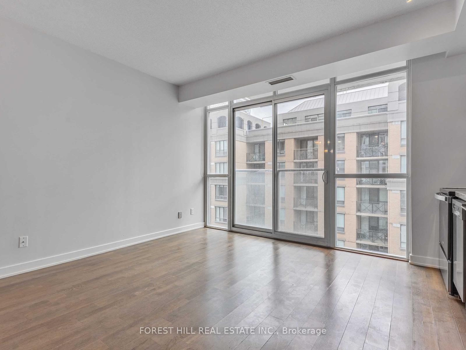 Photo 7 of Unit 1407, 126 Simcoe Street, Toronto, Waterfront Communities — HOMEH