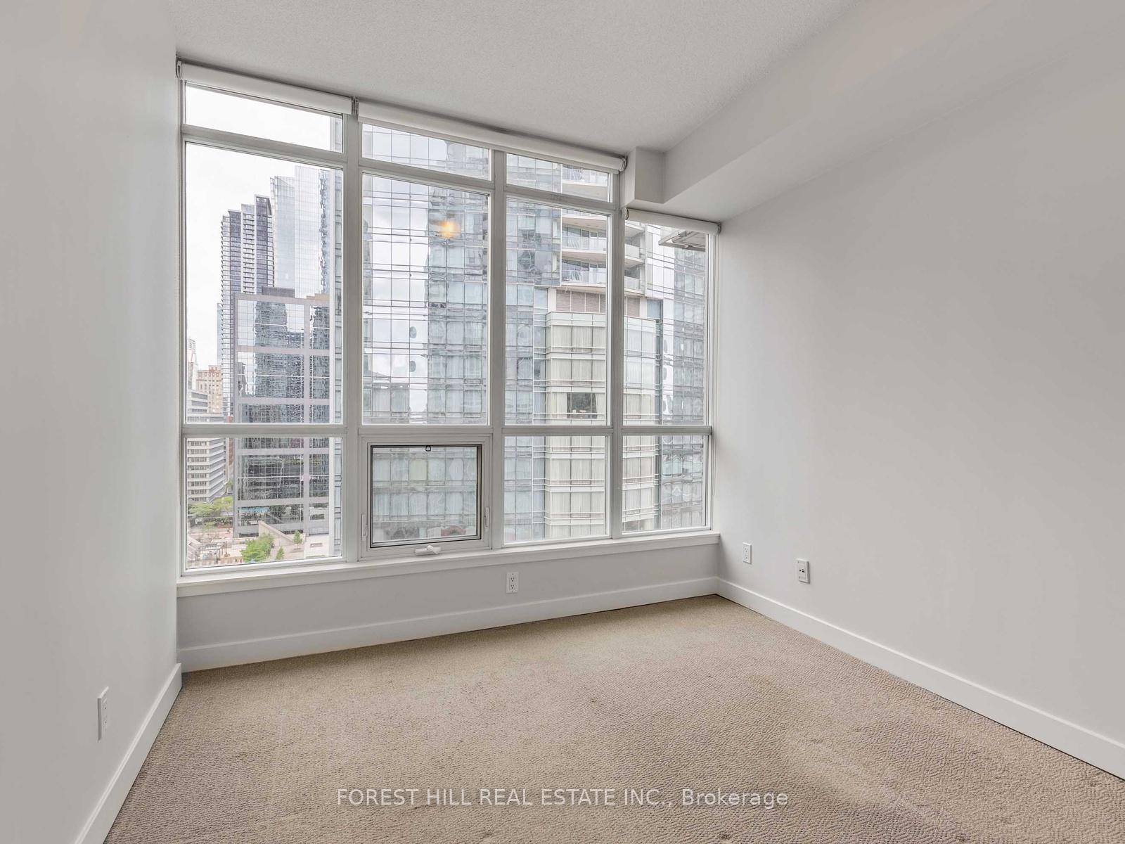Photo 13 of Unit 1407, 126 Simcoe Street, Toronto, Waterfront Communities — HOMEH