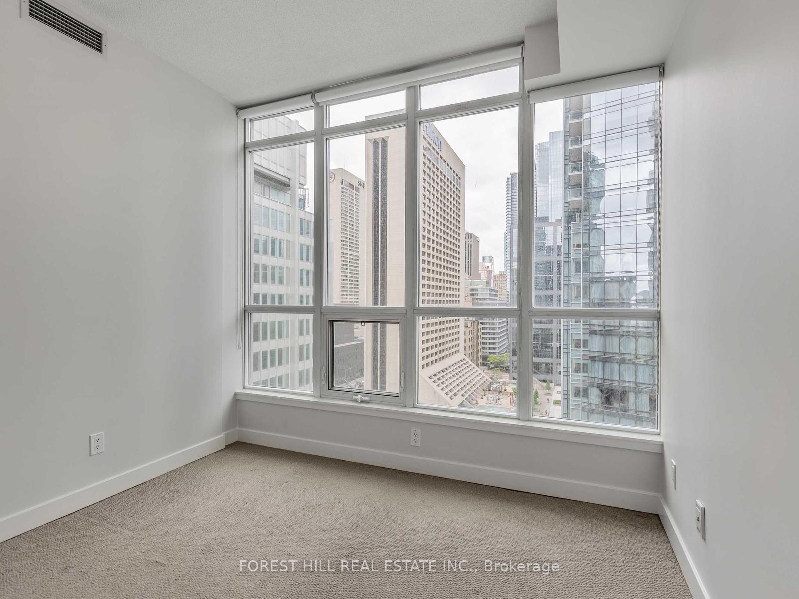 Photo 14 of Unit 1407, 126 Simcoe Street, Toronto, Waterfront Communities — HOMEH