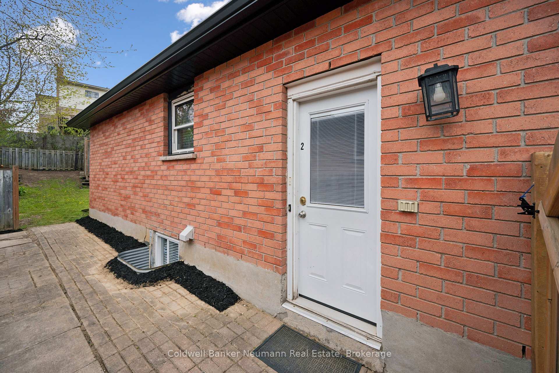 Photo 2 of Unit 2, 364 Imperial Road S, Guelph, Willow West/Sugarbush/West Acres — HOMEH