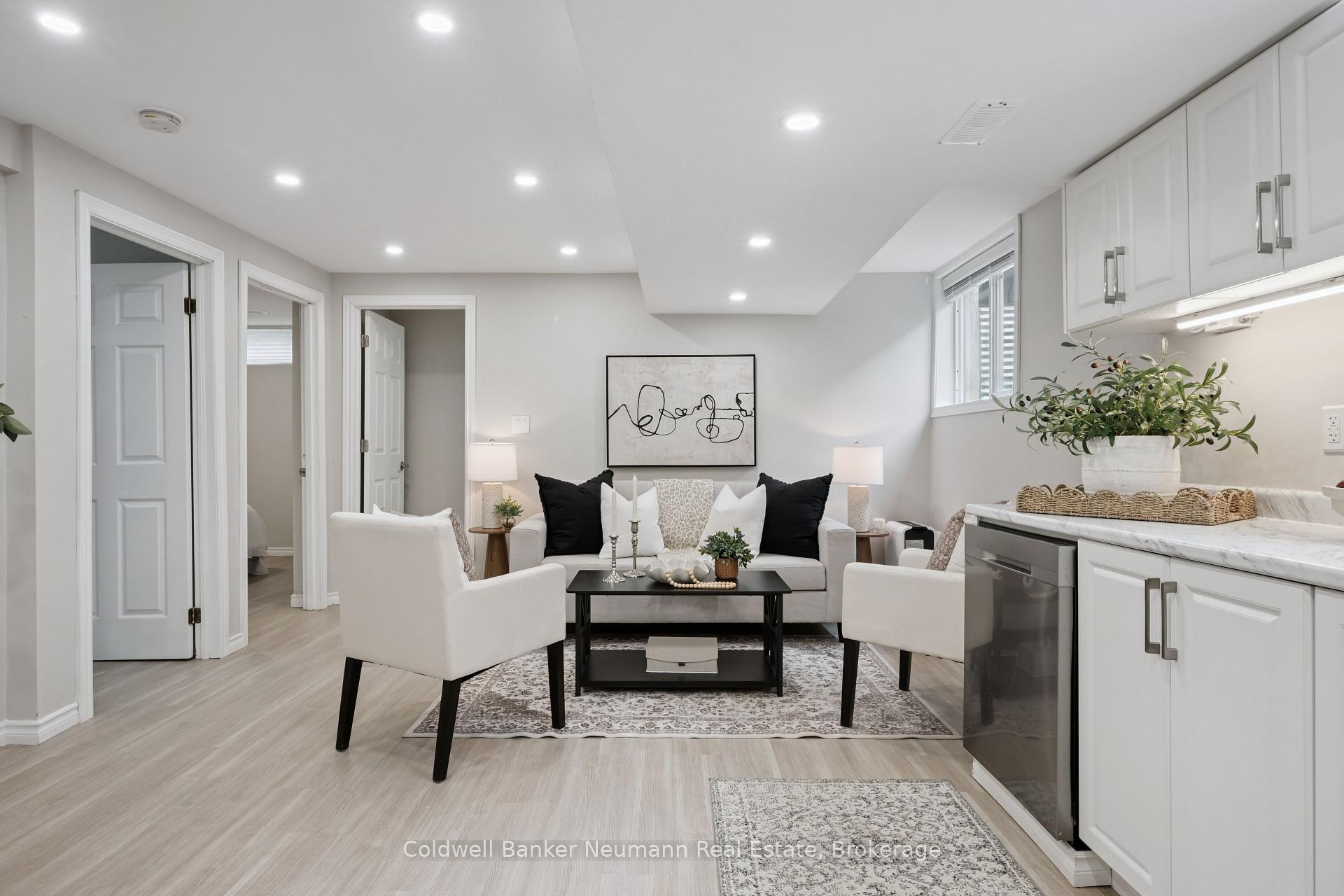 Photo 4 of Unit 2, 364 Imperial Road S, Guelph, Willow West/Sugarbush/West Acres — HOMEH