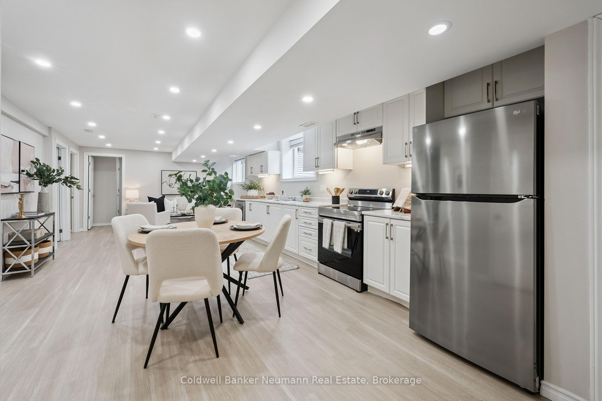 Photo 10 of Unit 2, 364 Imperial Road S, Guelph, Willow West/Sugarbush/West Acres — HOMEH