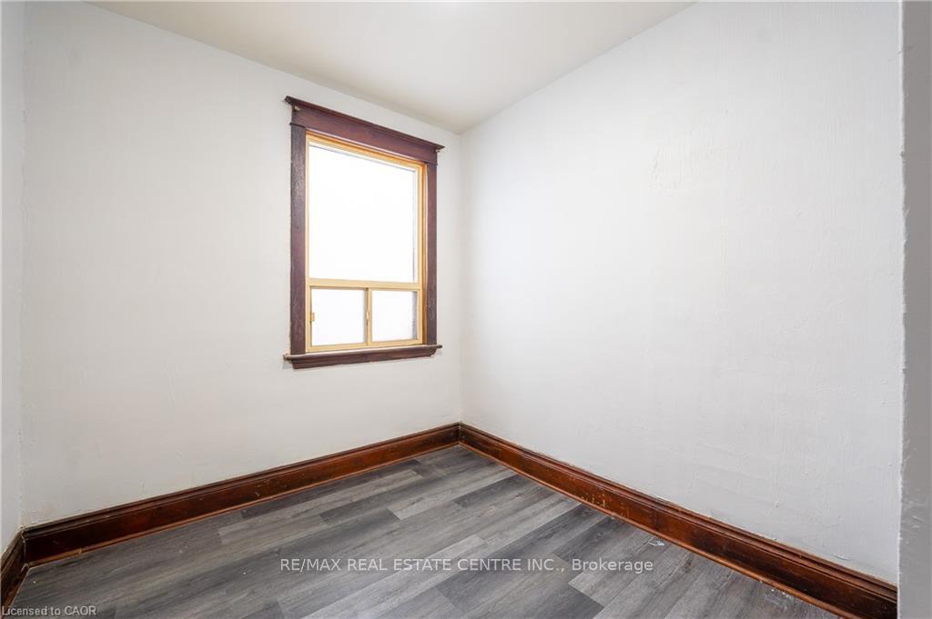 Photo 2 of 1274 Barton Street E, Hamilton, Crown Point — HOMEH