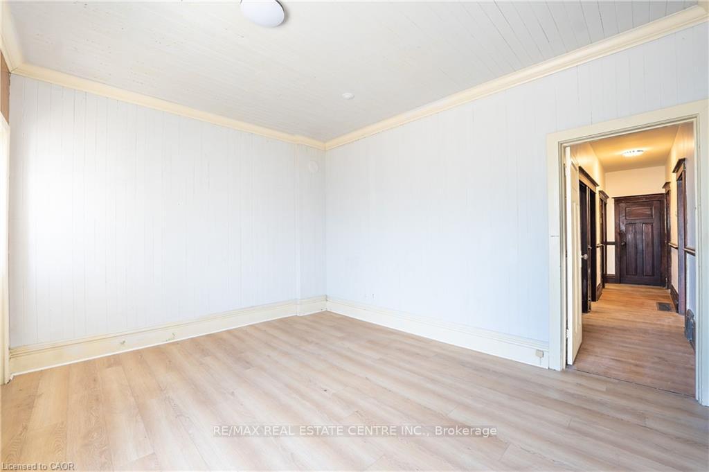 Photo 4 of 1274 Barton Street E, Hamilton, Crown Point — HOMEH