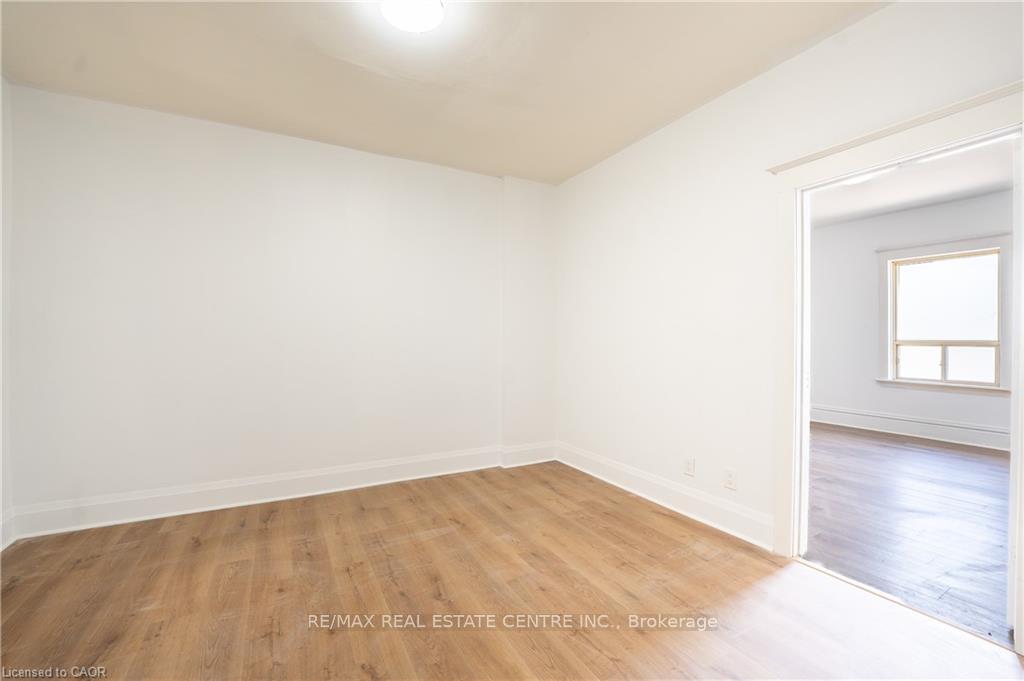 Photo 7 of 1274 Barton Street E, Hamilton, Crown Point — HOMEH