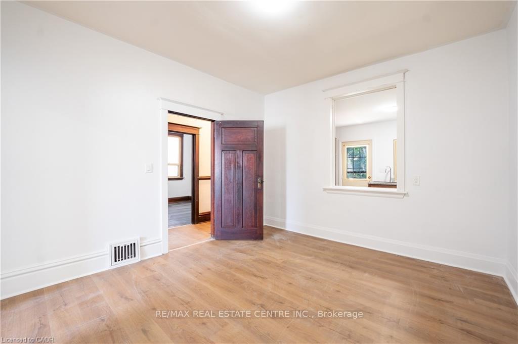 Photo 10 of 1274 Barton Street E, Hamilton, Crown Point — HOMEH
