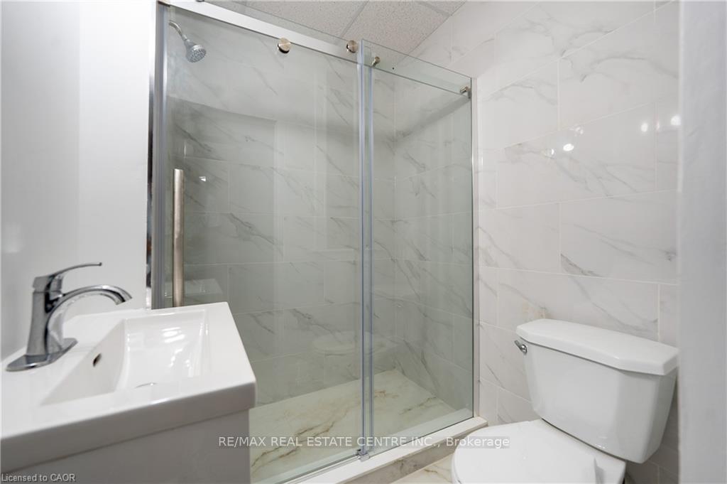 Photo 13 of 1274 Barton Street E, Hamilton, Crown Point — HOMEH