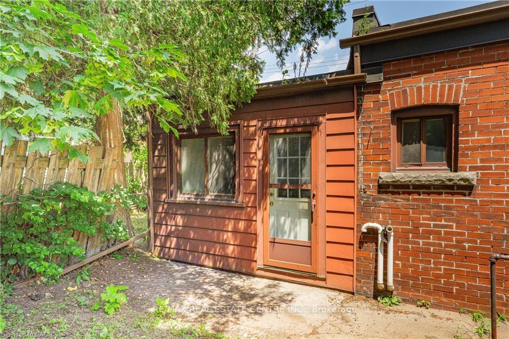 Photo 14 of 1274 Barton Street E, Hamilton, Crown Point — HOMEH