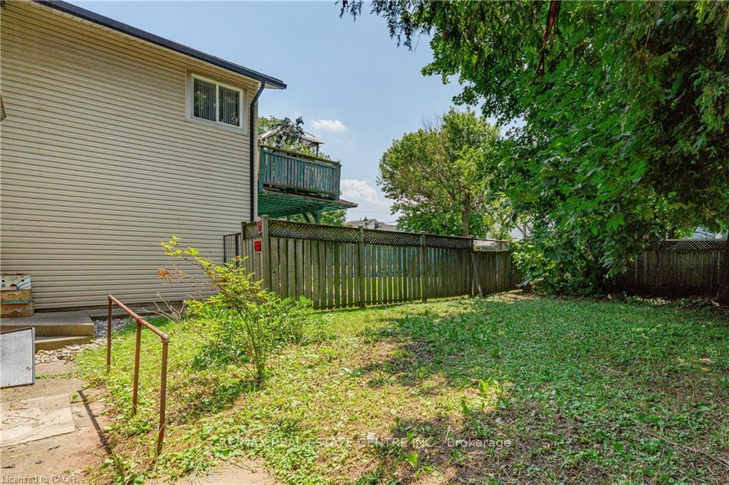 Photo 18 of 1274 Barton Street E, Hamilton, Crown Point — HOMEH