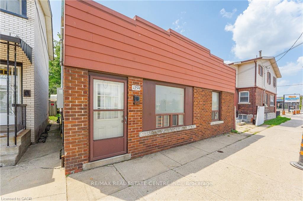 Photo 20 of 1274 Barton Street E, Hamilton, Crown Point — HOMEH