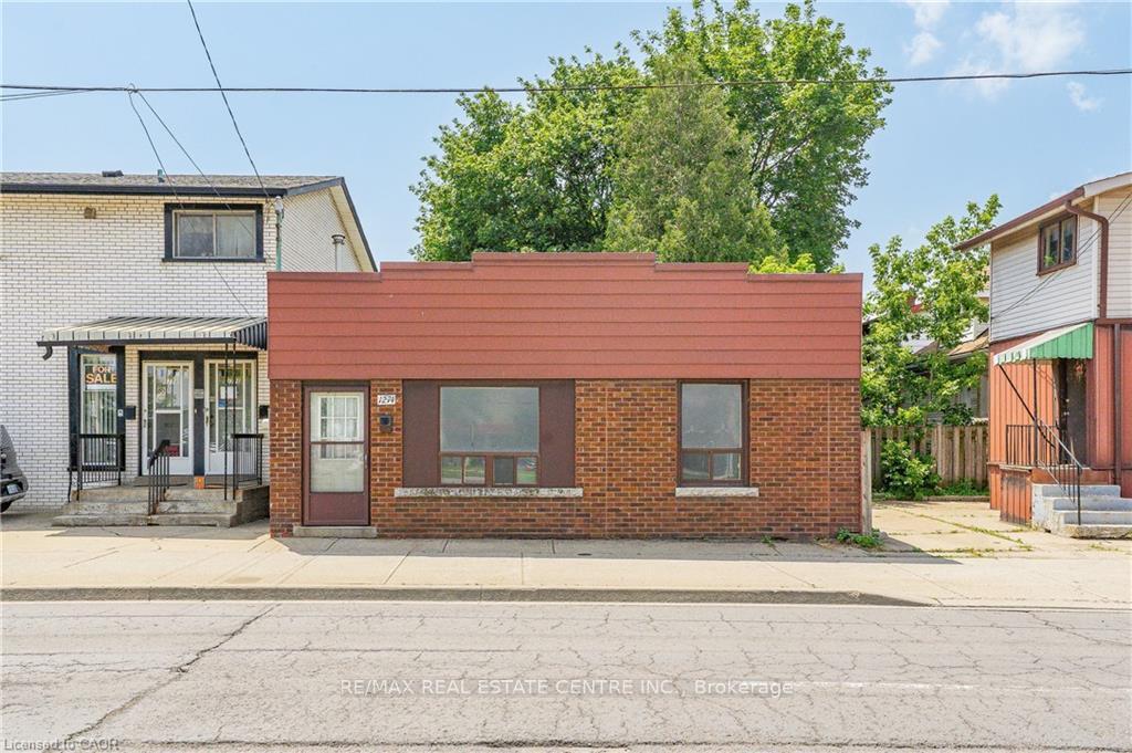 Photo 22 of 1274 Barton Street E, Hamilton, Crown Point — HOMEH