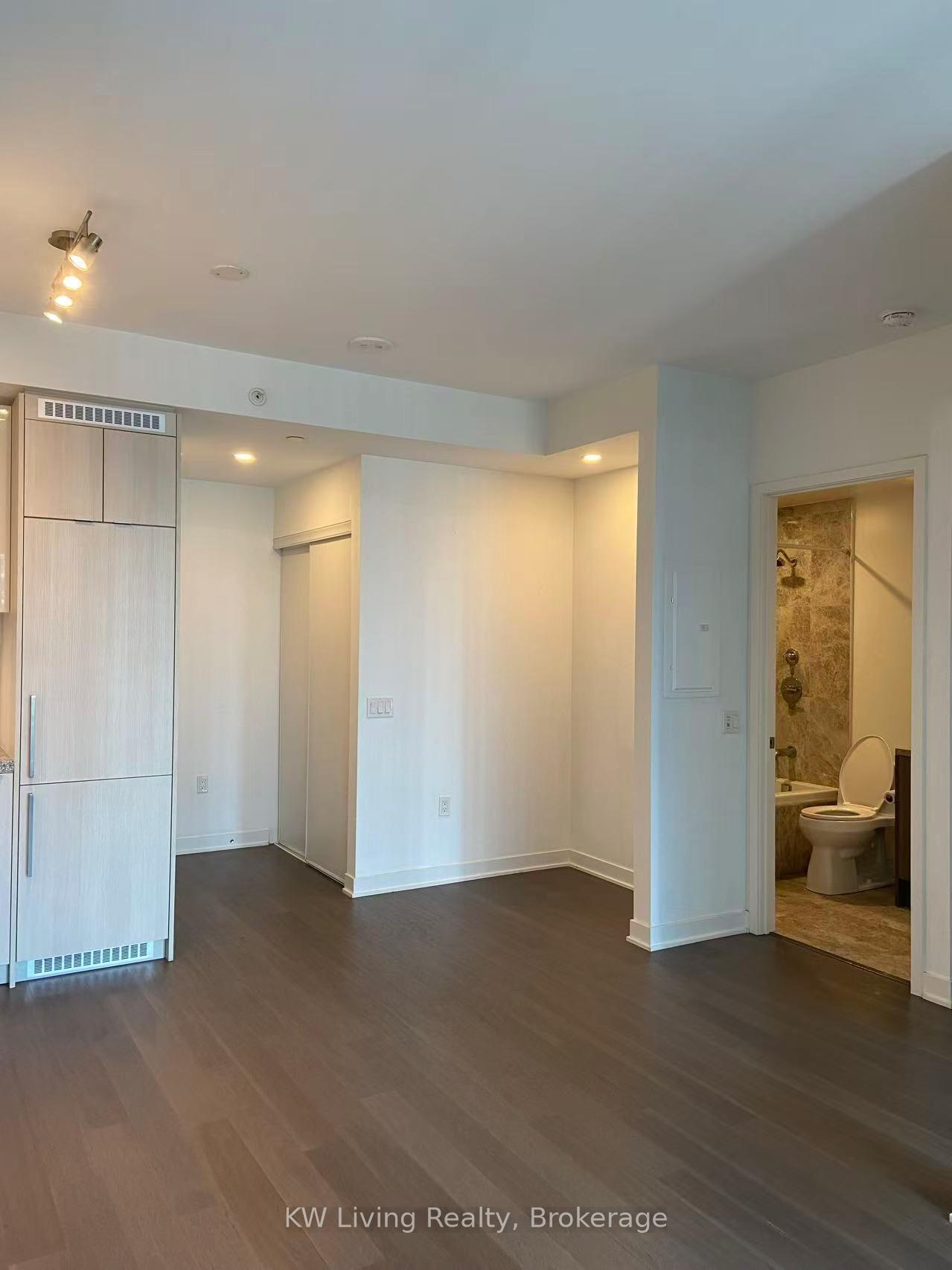 Photo 7 of Unit 2707, 115 Blue Jays Way, Toronto, Waterfront Communities — HOMEH
