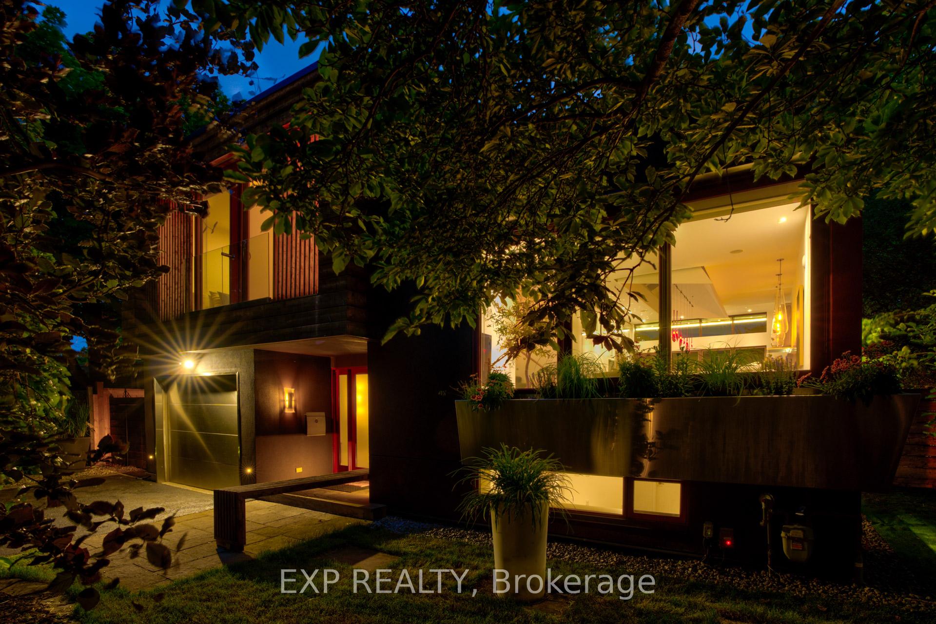 Photo 5 of 26 Richmond Drive, Brampton, Brampton East — HOMEH