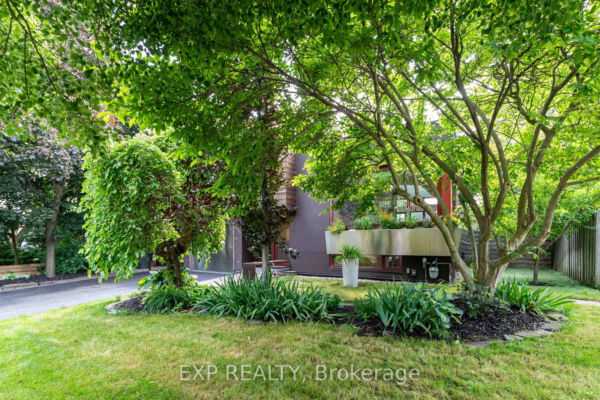 Photo 7 of 26 Richmond Drive, Brampton, Brampton East — HOMEH