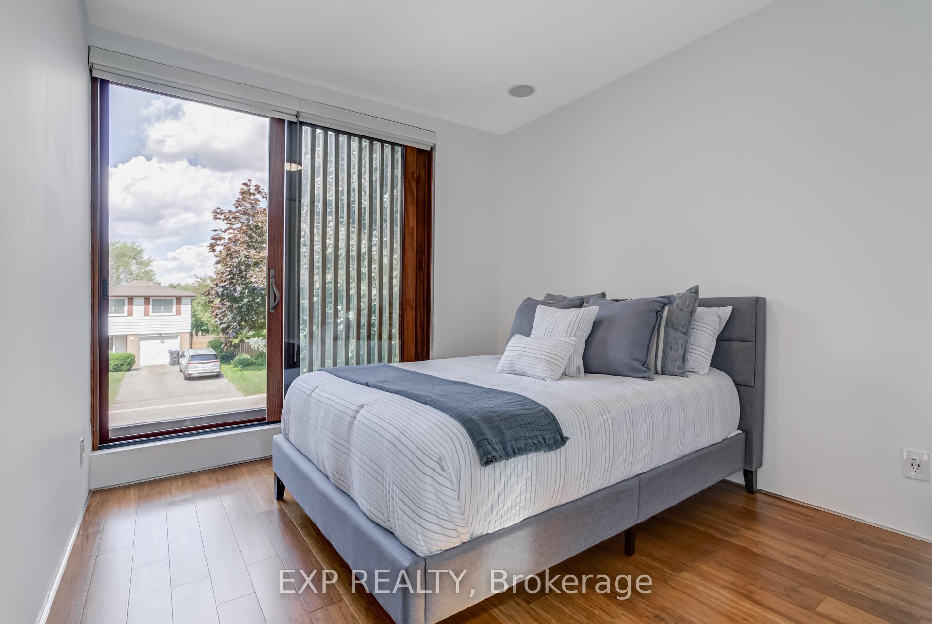 Photo 22 of 26 Richmond Drive, Brampton, Brampton East — HOMEH