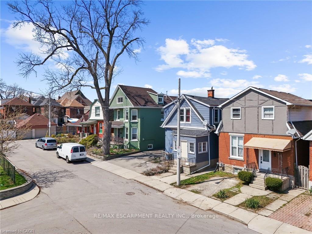Photo 2 of 11 Wright Avenue, Hamilton, Landsdale — HOMEH