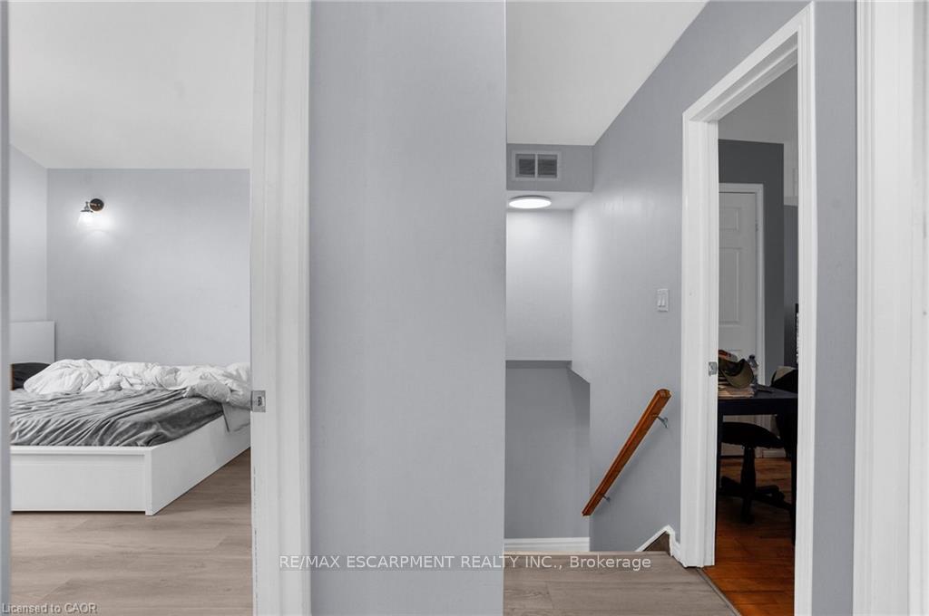 Photo 15 of 11 Wright Avenue, Hamilton, Landsdale — HOMEH