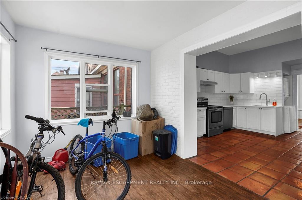 Photo 18 of 11 Wright Avenue, Hamilton, Landsdale — HOMEH