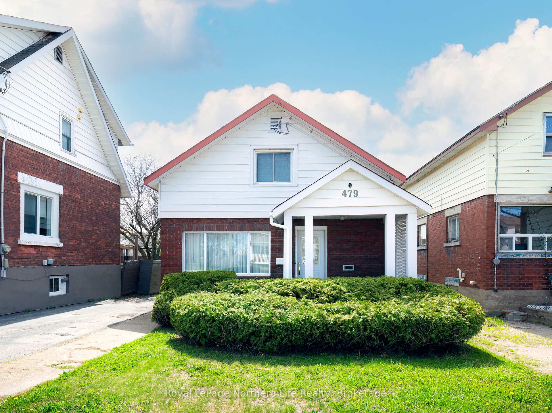 Front of 479 Laurier Avenue