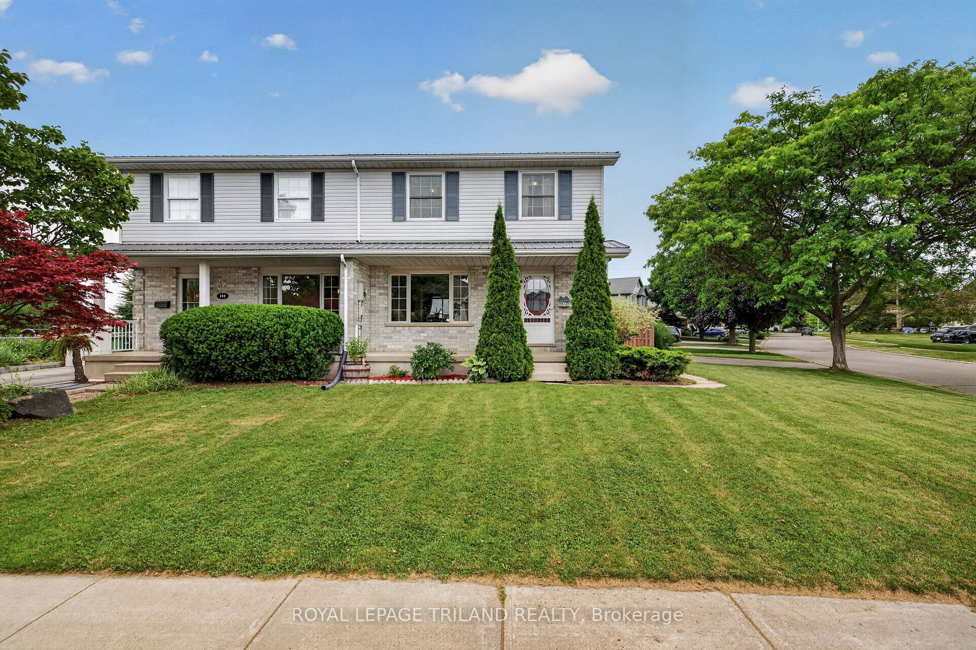 Photo 2 of 400 Highview Drive, St. Thomas — HOMEH