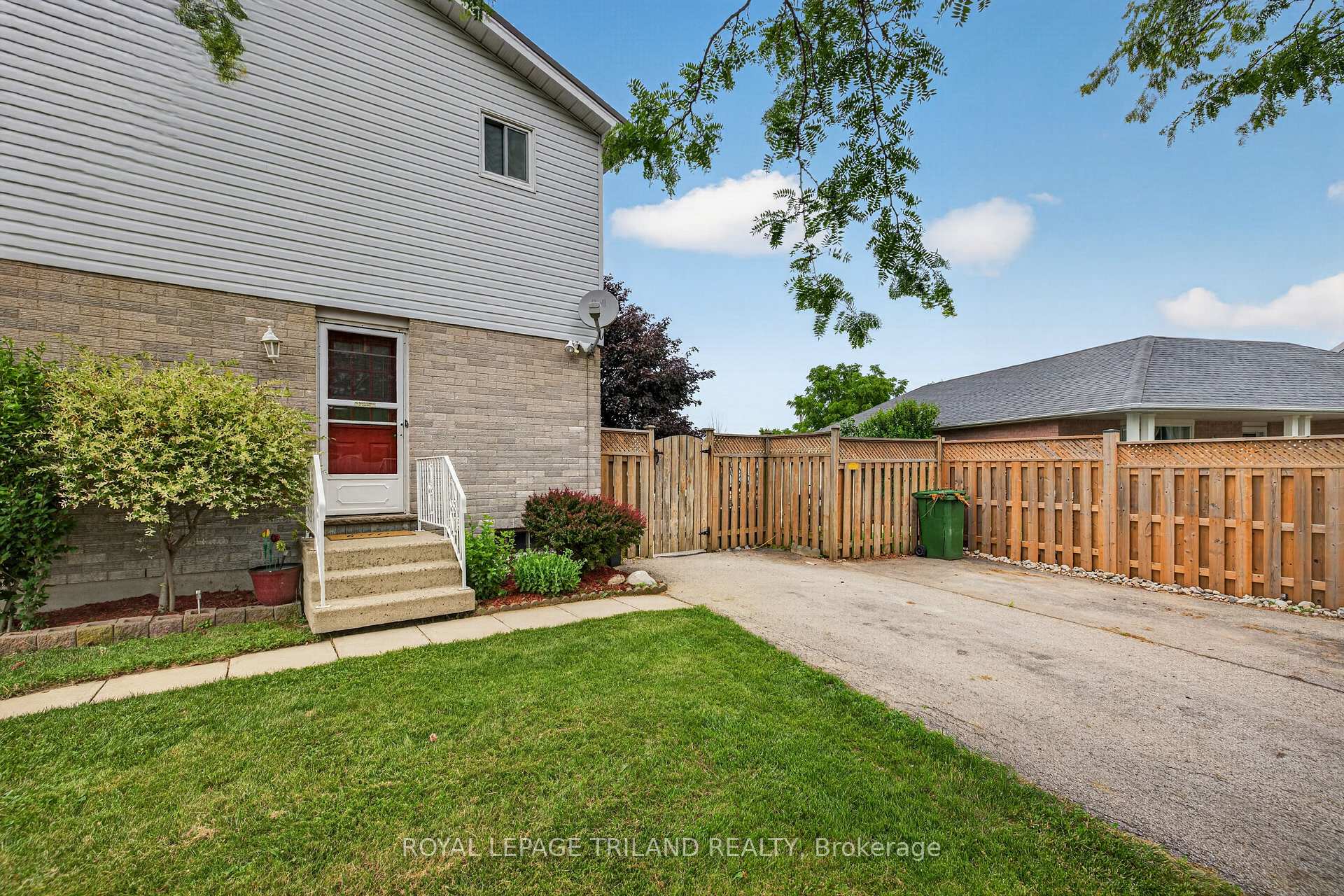 Photo 6 of 400 Highview Drive, St. Thomas — HOMEH