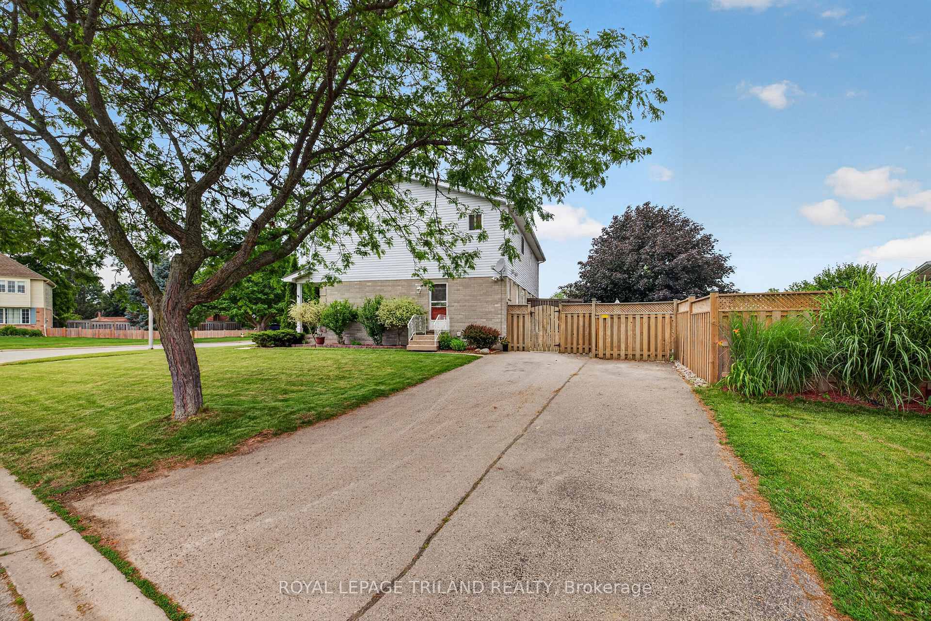 Photo 7 of 400 Highview Drive, St. Thomas — HOMEH