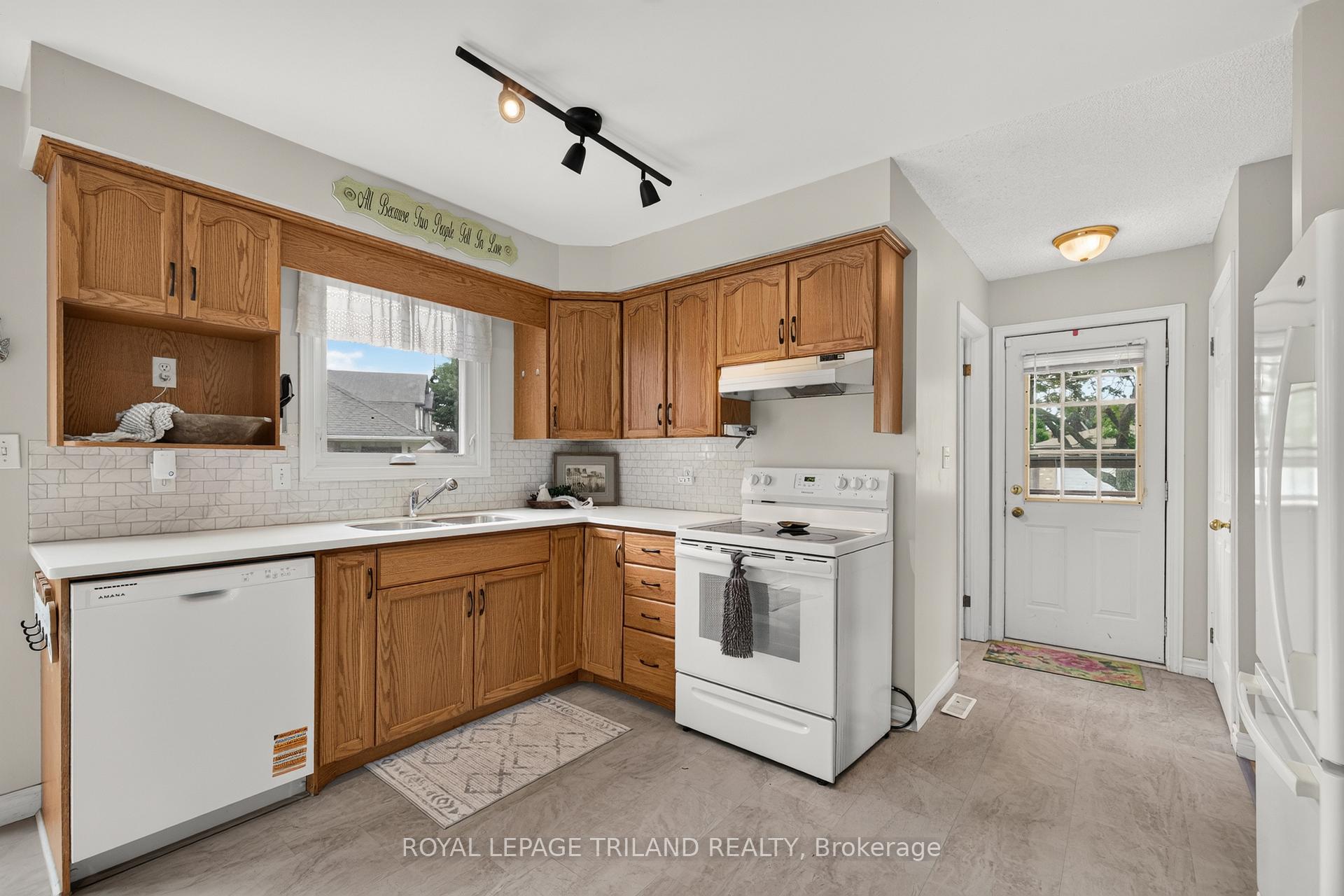 Photo 18 of 400 Highview Drive, St. Thomas — HOMEH
