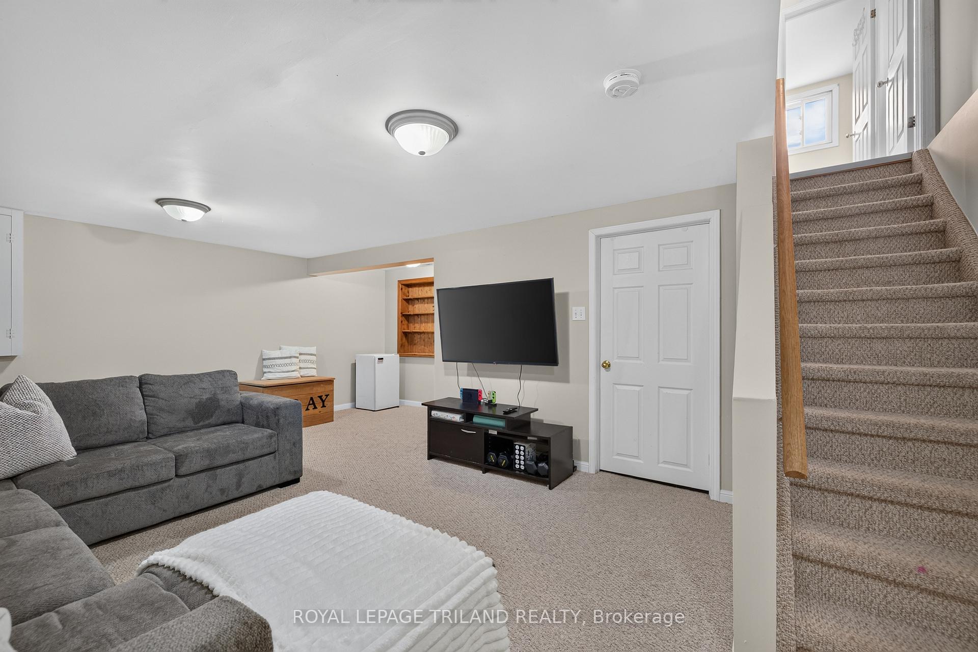 Photo 33 of 400 Highview Drive, St. Thomas — HOMEH
