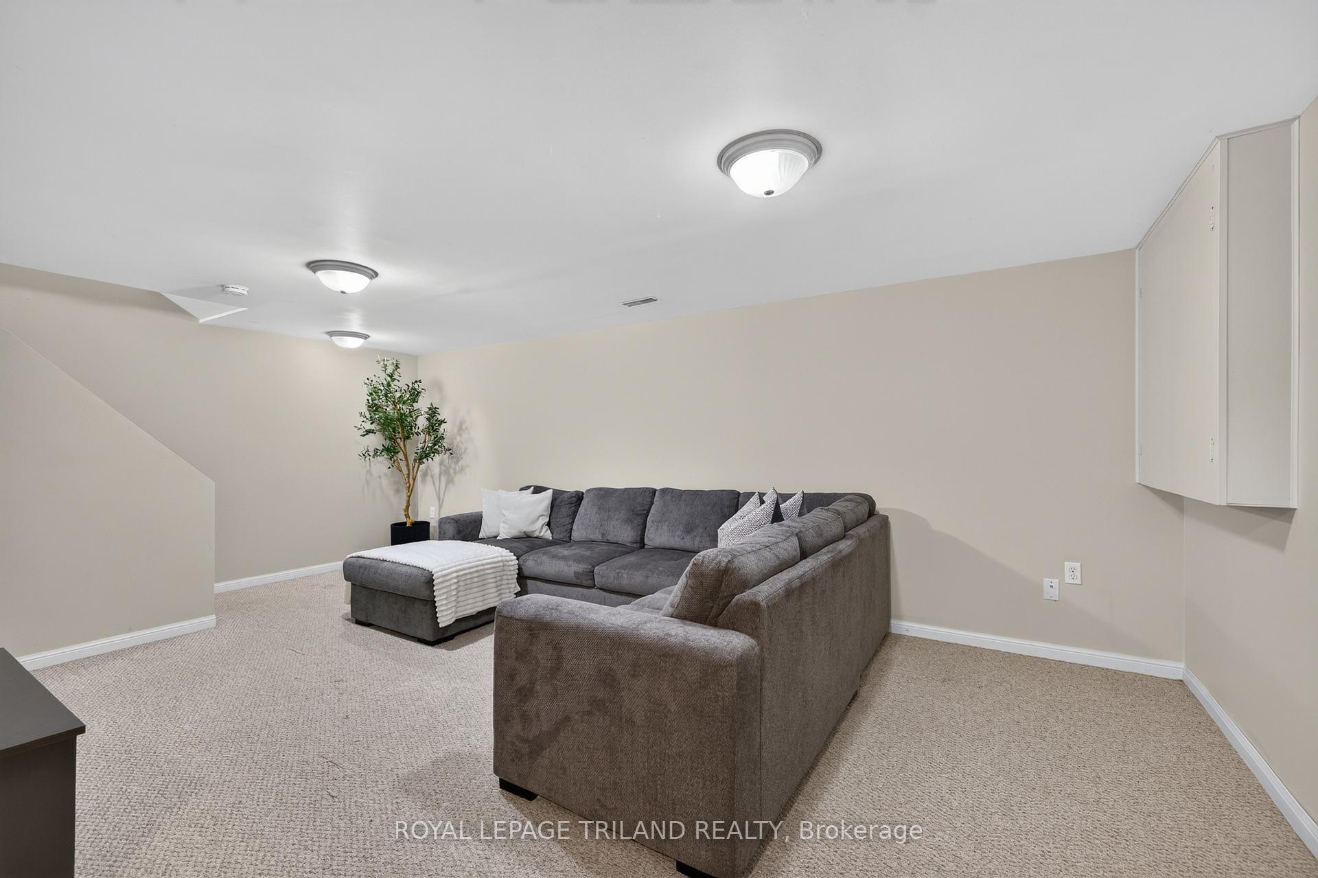 Photo 35 of 400 Highview Drive, St. Thomas — HOMEH