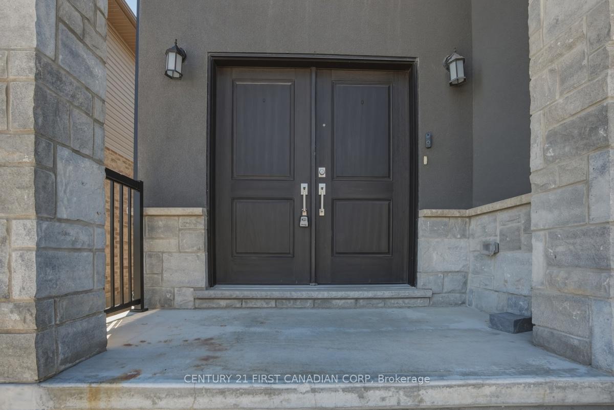 Photo 4 of Unit UPPER, 2775 Oriole Drive, London, South U — HOMEH