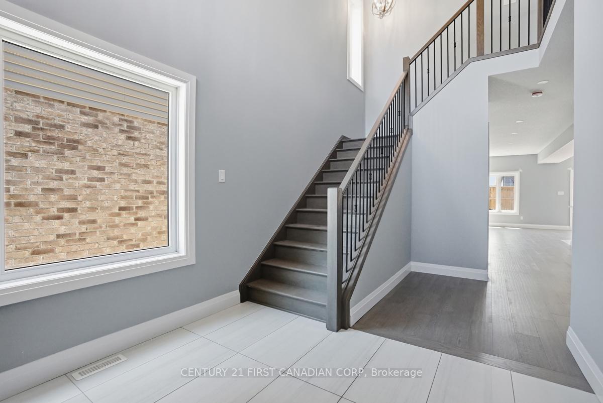 Photo 6 of Unit UPPER, 2775 Oriole Drive, London, South U — HOMEH