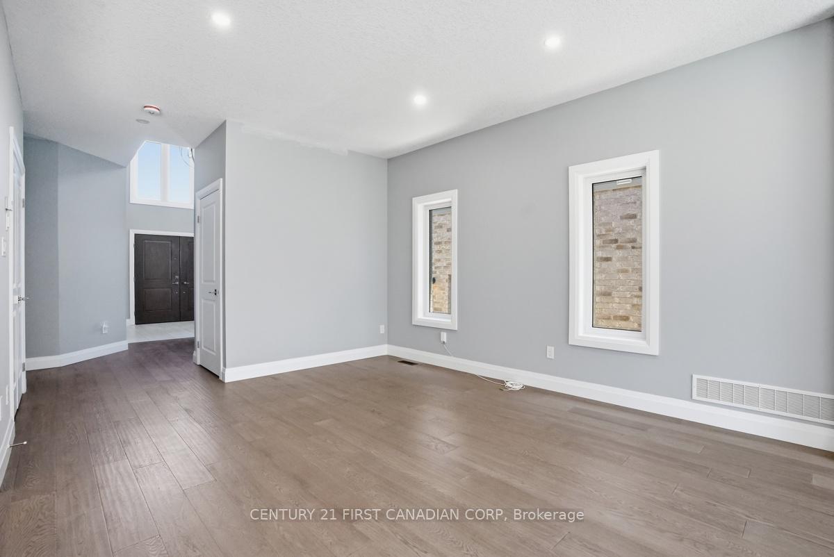 Photo 7 of Unit UPPER, 2775 Oriole Drive, London, South U — HOMEH