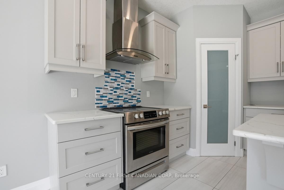 Photo 13 of Unit UPPER, 2775 Oriole Drive, London, South U — HOMEH
