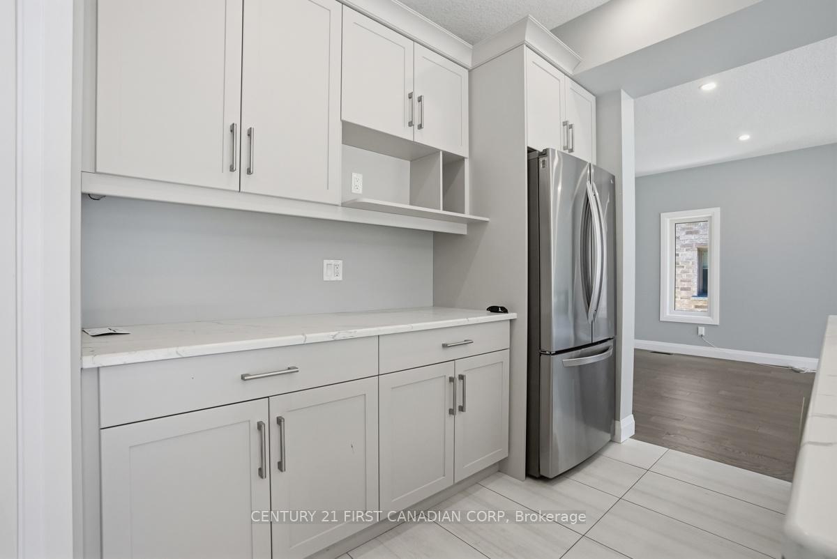 Photo 14 of Unit UPPER, 2775 Oriole Drive, London, South U — HOMEH