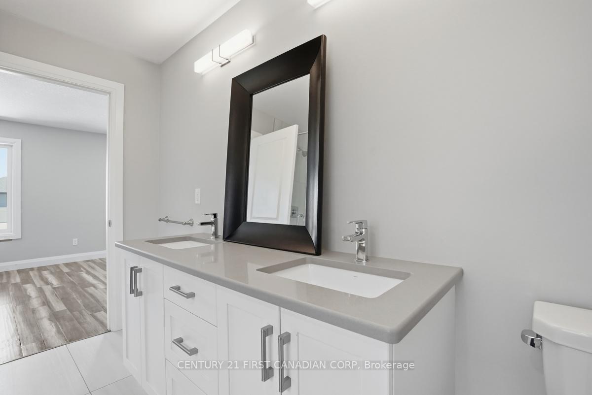 Photo 23 of Unit UPPER, 2775 Oriole Drive, London, South U — HOMEH