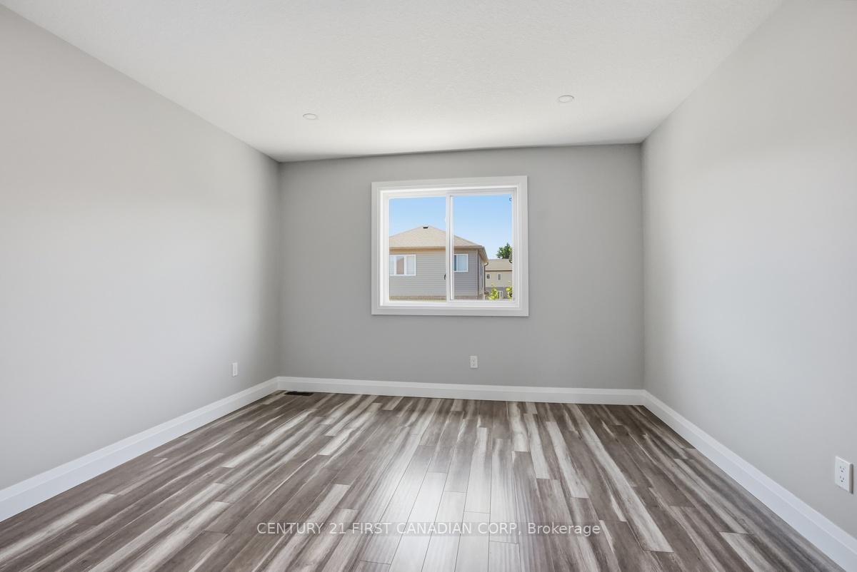 Photo 24 of Unit UPPER, 2775 Oriole Drive, London, South U — HOMEH