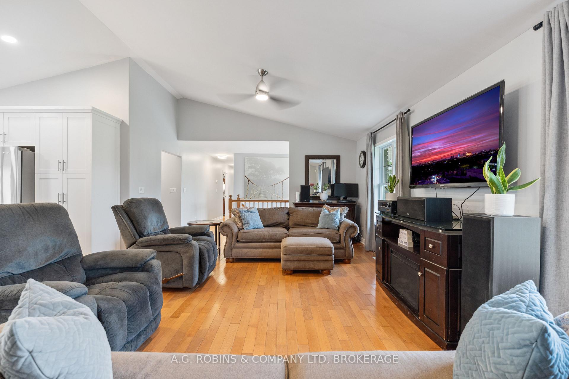 Photo 33 of 12312 Lakeshore Road, Wainfleet, Lakeshore — HOMEH