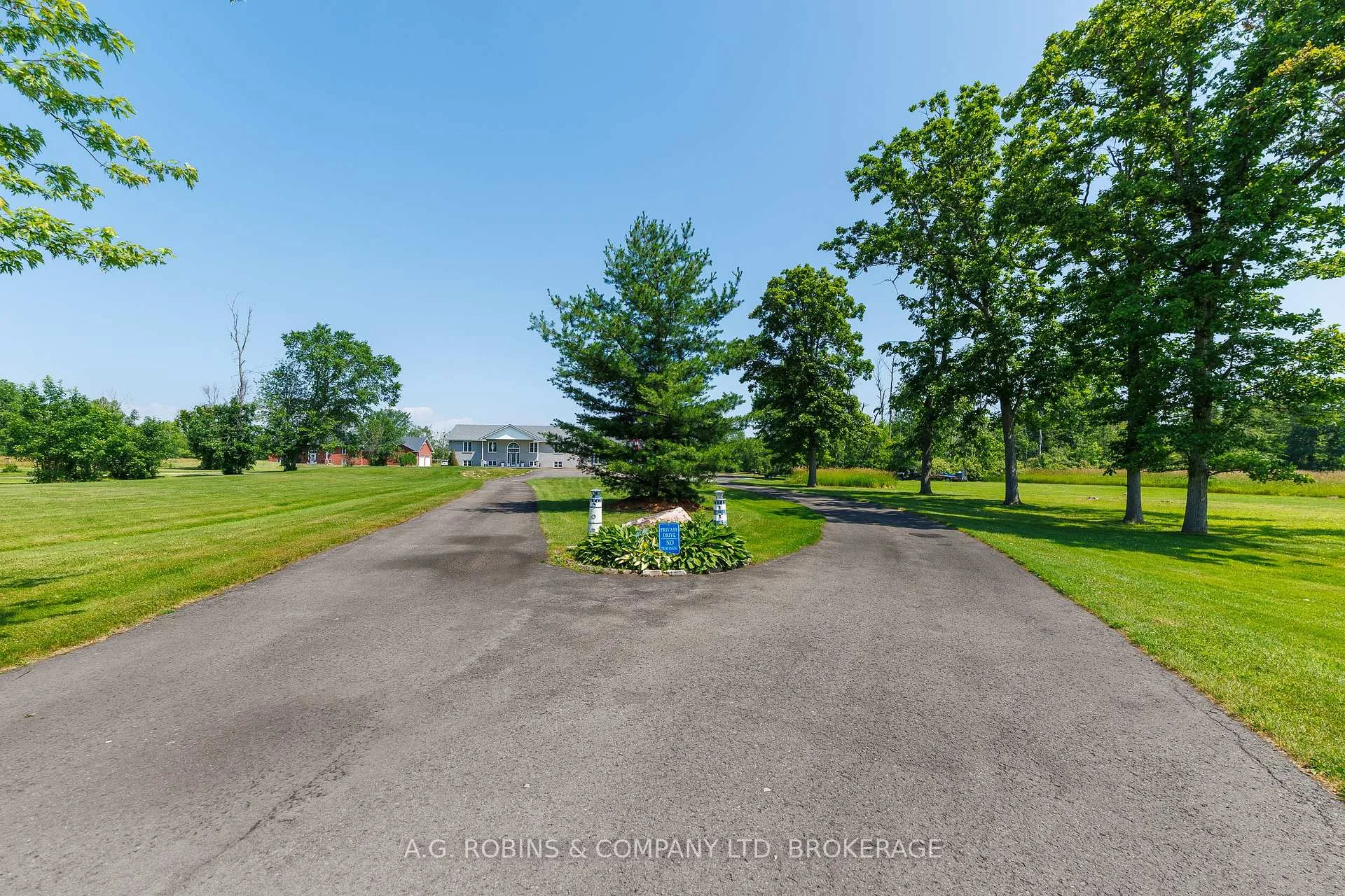 Photo 3 of 12312 Lakeshore Road, Wainfleet, Lakeshore — HOMEH